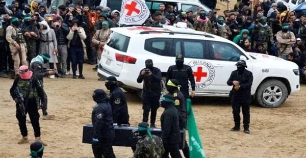 جيش الاحتلال: الصليب الأحمر تسلّم جثمان محتجز إسرائيلي من غزة