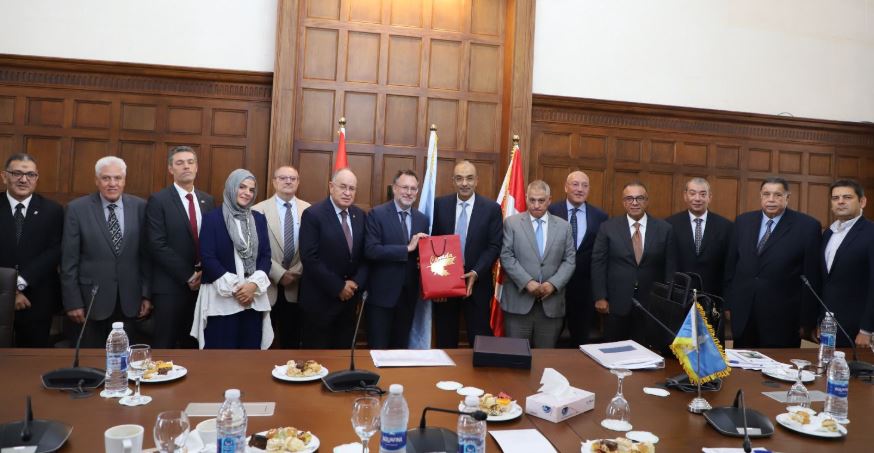 “غرفة الإسكندرية" تبحث مع السفير الكندي سبل تعزيز التعاون التجاري بين البلدين