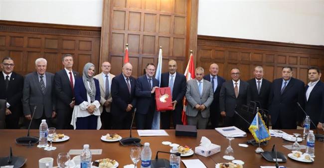 “غرفة الإسكندرية" تبحث مع السفير الكندي سبل تعزيز التعاون التجاري بين البلدين