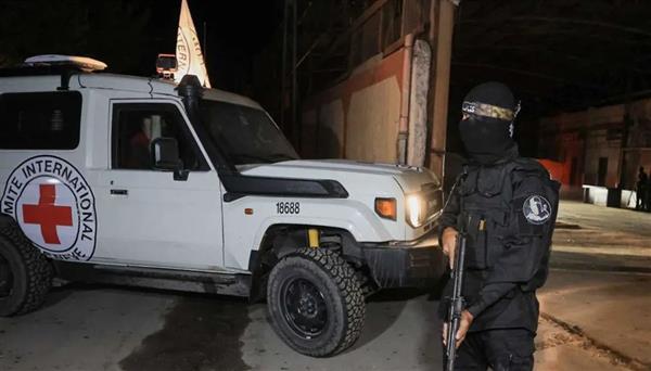 جيش الاحتلال يعلن تسلم الصليب الأحمر جثمان محتجز إسرائيلي في غزة