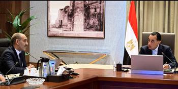   "مدبولي" يستعرض مع الرئيس التنفيذي لوكالة الفضاء المصرية مستجدات برنامج الفضاء الوطني