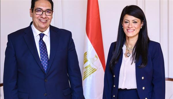 "المشاط" تبحث مع رئيس جامعة القاهرة تعزيز التعاون المشترك