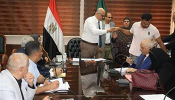   محافظ القليوبية يعقد لقاءه الجماهيري الأسبوعي لحل مشكلات المواطنين ببنها وكفر شكر وطوخ وقها