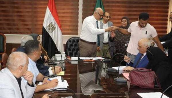محافظ القليوبية يعقد لقاءه الجماهيري الأسبوعي لحل مشكلات المواطنين ببنها وكفر شكر وطوخ وقها