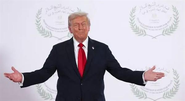 ترامب يفوز بجائزة مهندس السلام