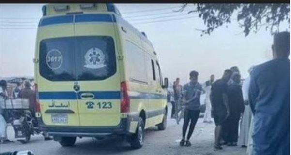 اصطدام سيارة بشجرة يسفر عن إصابة أحد الأشخاص بقنا