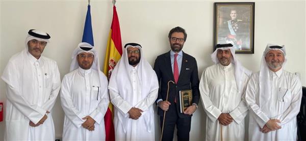 السفير الإسباني في الدوحة يستقبل وفدًا قطريًا