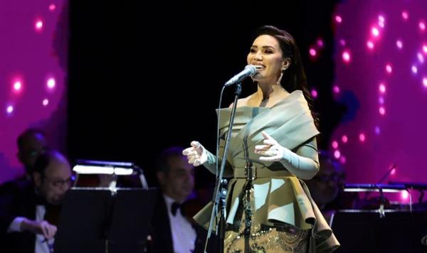 ليالى مهرجان الموسيقي العربية 33 : مي فاروق على مسرح النافورة والحجار بسيد درويش