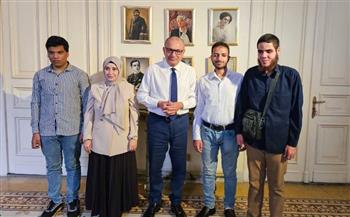   السفير التركي بالقاهرة يكرّم ثلاثة طلاب مصريين من ذوي الإعاقة البصرية لتفوقهم في اللغة التركية
