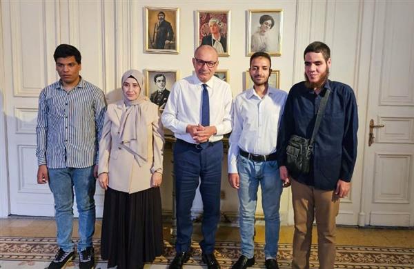 السفير التركي بالقاهرة يكرّم ثلاثة طلاب مصريين من ذوي الإعاقة البصرية لتفوقهم في اللغة التركية