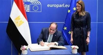   الرئيس السيسي يوقع في سجل كبار الزوار بالبرلمان الأوروبي