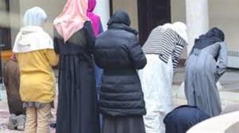   ما حكم صلاة المرأة بالبنطلون ؟