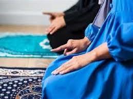 ما حكم صلاة المرأة بالبنطلون ؟