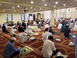 ما حكم إلقاء السلام على الجالسين في المسجد؟