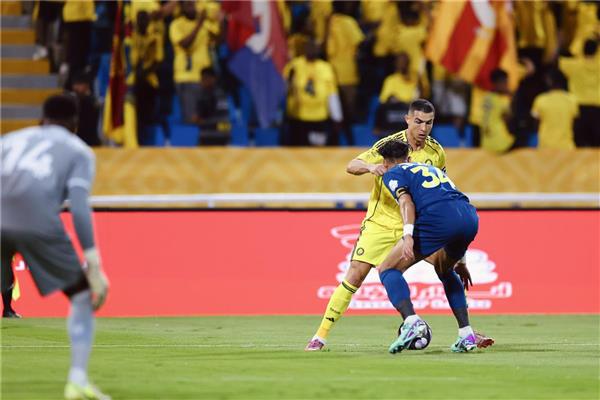 النصر يهزم الحزم بثنائية ويعزز صدارته للدوري السعودي