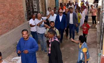   وعد المحافظ يتحقق.. طفل إسنا يسكن منزل الأحلام
