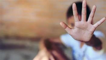   أم بدون رحمة.. القبض على متهمة بالتعدي على طفلين في الغربية