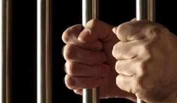   التحقيق مع شخص لبيع مشروبات كحولية مجهولة بالإسكندرية