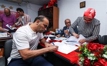   قائمة الخطيب تتقدم بأوراق ترشحها في انتخابات الأهلي