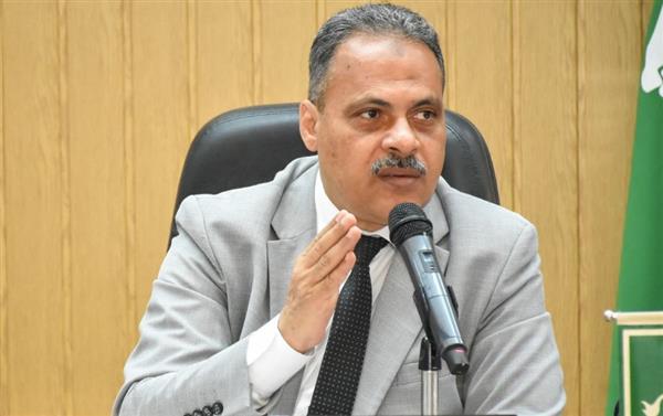 محافظ الشرقية يحيل 52 من العاملين بالمنشآت التعليمية للتحقيق