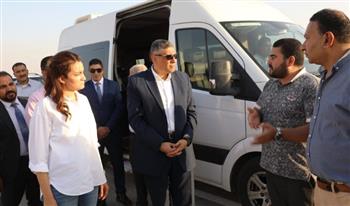   محافظ الجيزة يتابع أعمال التجميل والإنارة بطريق مصر إسكندرية الصحراوي