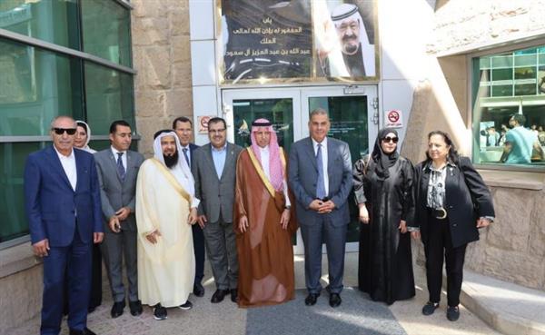 العتيبي يترأس وفد البرلمان العربي خلال زيارة مستشفى 57357