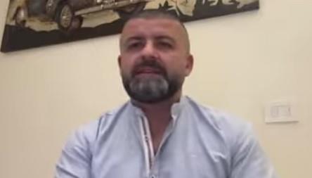 الشاعر مازن غنام: الزجل اللبناني تراث عمره قرن.. والدف الذهبي غيّر مسار حياتي الفنية