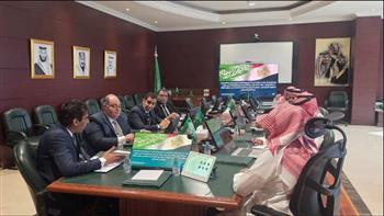 القنصلية المصرية بالرياض ومكتب التمثيل العمالي يبحثان تعزيز التعاون مع الجهات السعودية