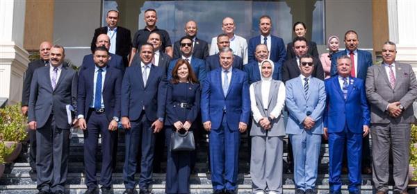 محافظ الإسكندرية يبحث مع الشيوخ الملفات التنموية والخدمية