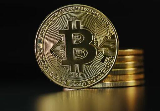 البيتكوين تستقر قرب 110 آلاف دولار مع توقعات بخسائر أكتوبر