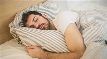   لماذا أصبح النوم مهمة مستحيلة؟..  أسباب الأرق وطرق استعادة النوم الطبيعي