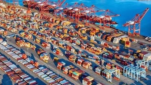 تداول 16 ألف طن بضائع بـ موانئ البحر الأحمر