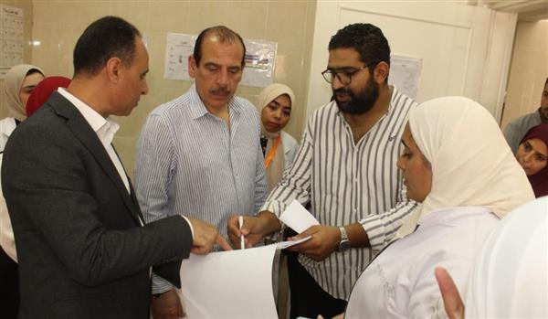 نائب وزير الصحة يحدد 30 يومًا لتصحيح منشآت بني سويف