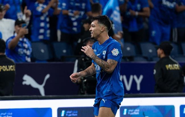 الهلال يحقق فوزا صعبا على الشباب في دوري روشن