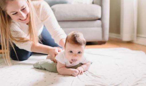 Tummy Time .. سر بسيط لنمو عضلات طفلك بطريقة صحية وآمنة