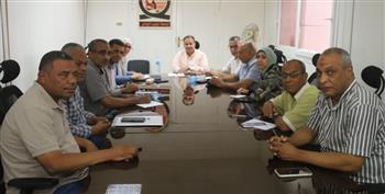   رئيس جامعة جنوب الوادي يبحث الحوكمة الإلكترونية بالمدن الجامعية