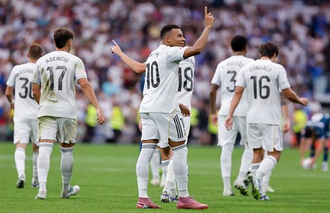 ريال مدريد يعزز صدارته للدوري الإسباني بثلاثية أمام فياريال