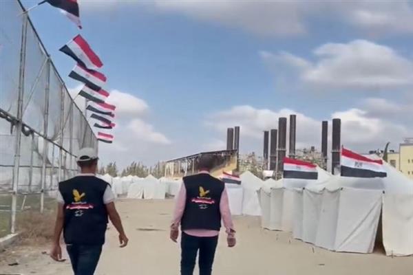 اللجنة المصرية بغزة: نعمل على افتتاح مخيم تاسع لإيواء النازحين شمال النصيرات