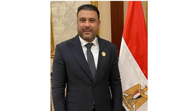 الغنيمي: استراتيجية النهوض بصناعة الحديد والصلب خطوة حاسمة