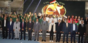   محافظ القليوبية يشارك طلاب مدارس الشبان فرحة نصر أكتوبر