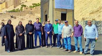   محافظ أسيوط: الانتهاء من رصف طريقي ديري الأمير تادرس ومارمينا المعلق