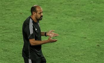   عماد النحاس يستغل توقف الدوري لحل مشكلة دفاع الأهلي