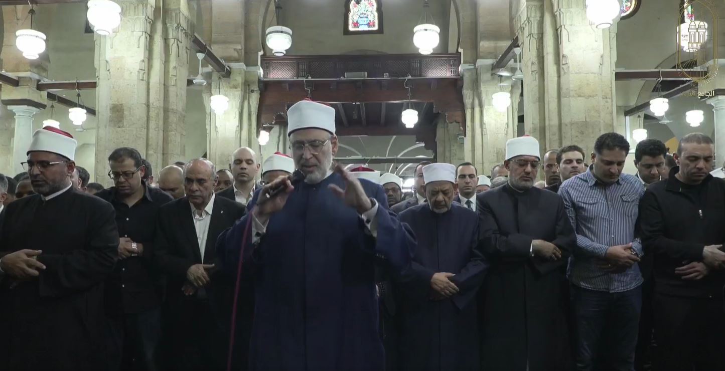 تشييع جثمان الدكتور أحمد عمر هاشم من الجامع الأزهر.. بث مباشر