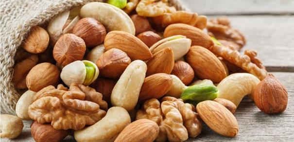 المكسرات تساهم فى انخفاض مستوى الكوليسترول بالجسم