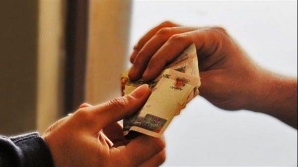 حكم نفقة الابن على الأب المقتدر البخيل