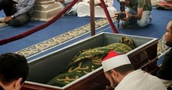   محافظ الشرقية يعزي أسرة الراحل أحمد عمر هاشم بمقر الرئاسة بالزقازيق