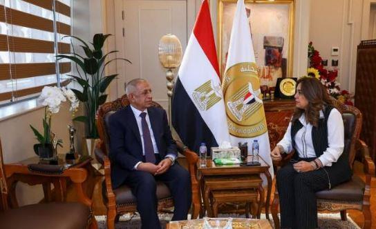 التنمية المحلية والأكاديمية العربية تبحثان تعزيز التعاون المشترك