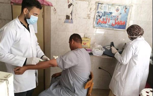"حياة كريمة" تقدم خدماتها الطبية بالمجان لأكثر من 1166 مواطنًا ببني مزار
