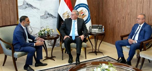 وزير البترول يبحث مع أركيوس في إستكشاف وإنتاج الغاز الطبيعي بالبحر المتوسط