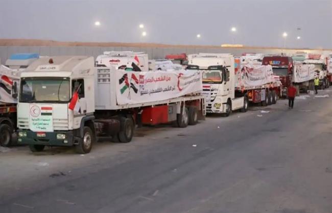 القاهرة الإخبارية: مصر تدفع بعشرات الشاحنات إلى كرم أبو سالم